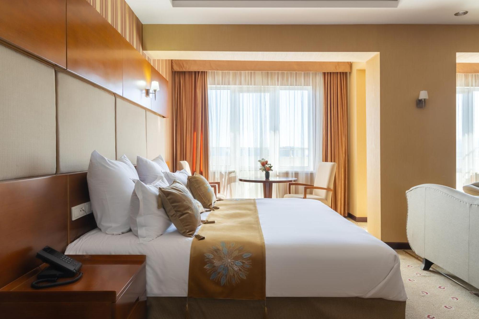 Grand Aiser Hotel Almaty Exterior foto