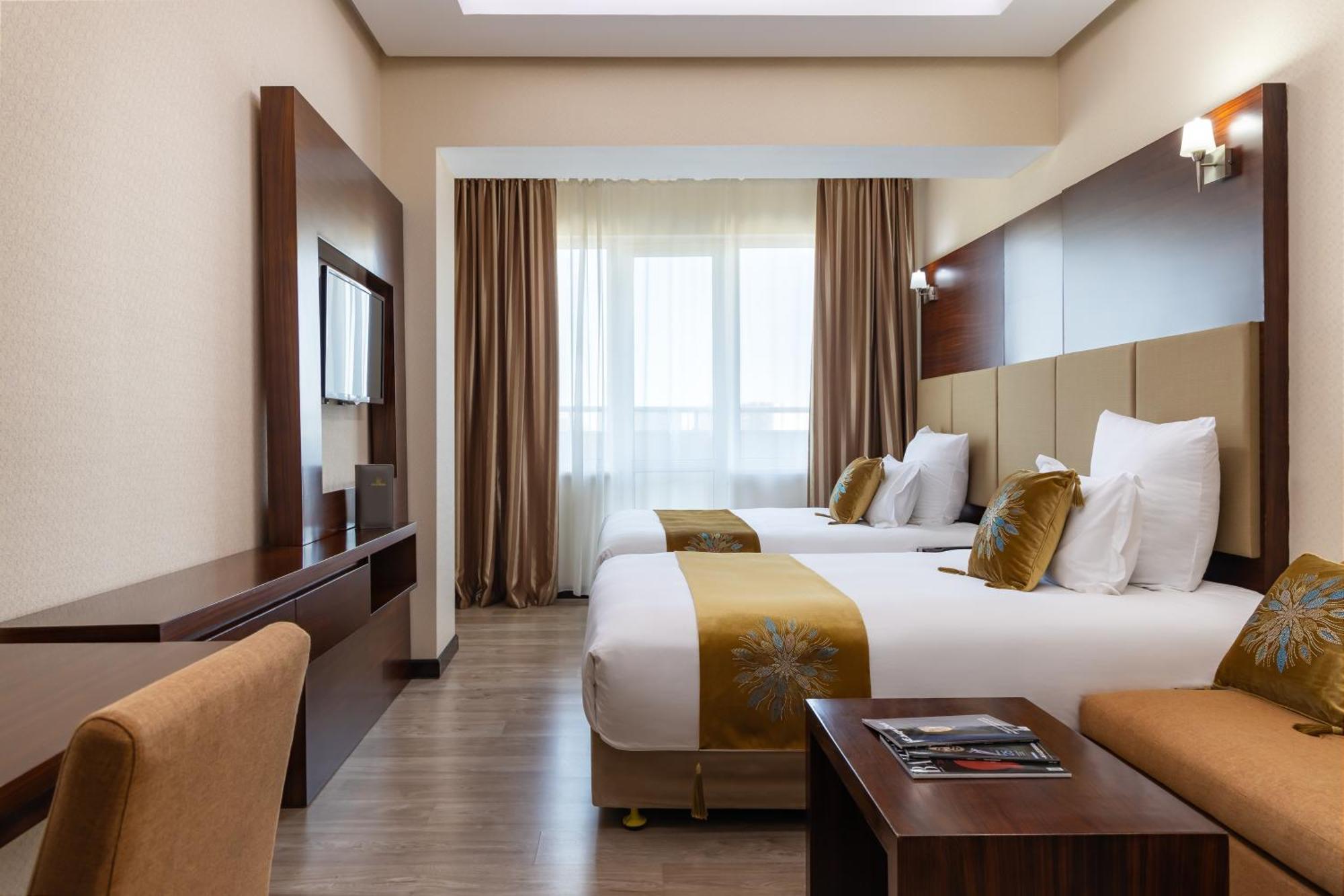 Grand Aiser Hotel Almaty Exterior foto